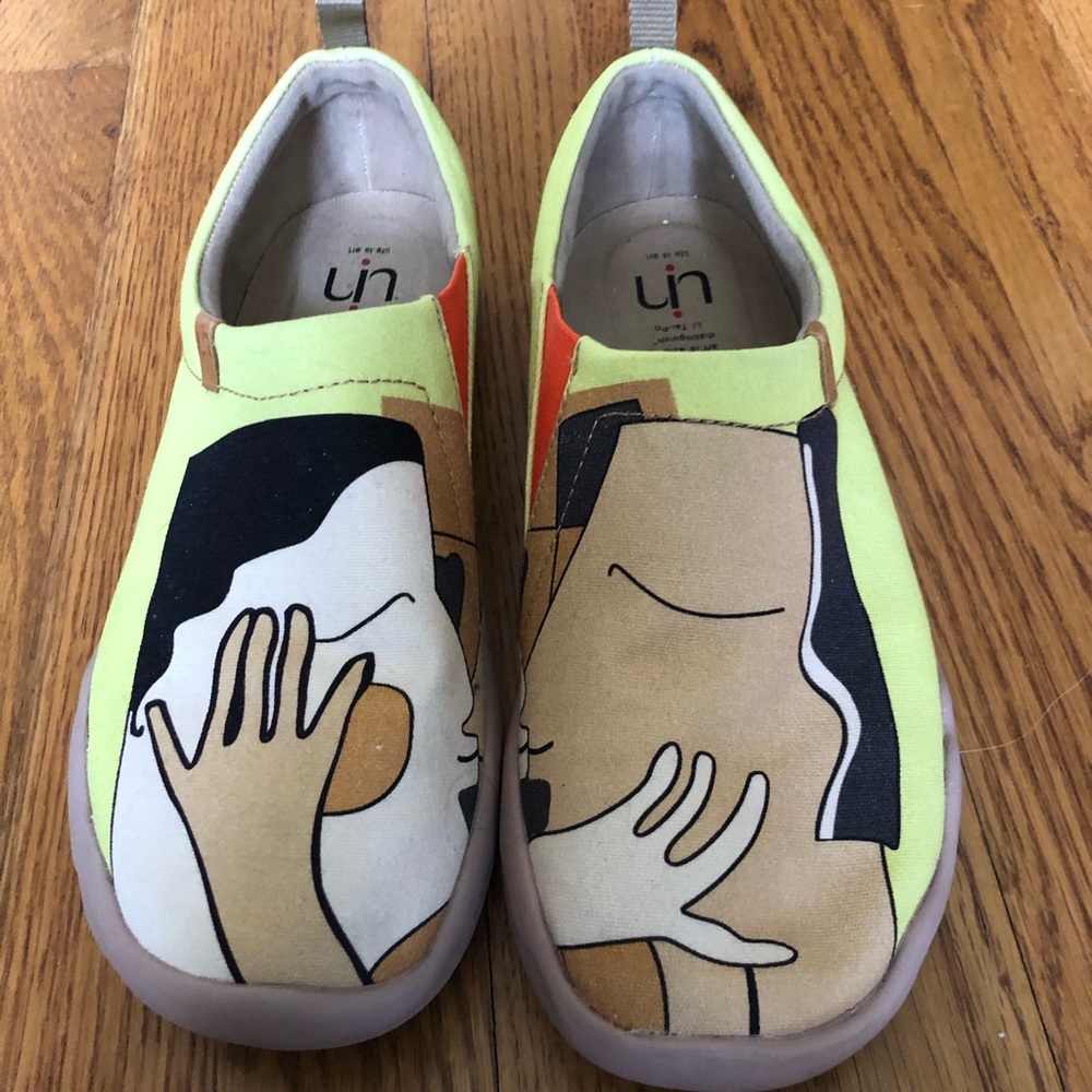 UIN comfort Walk of Art shoes, size 8, worn once.  Had 2 pair.